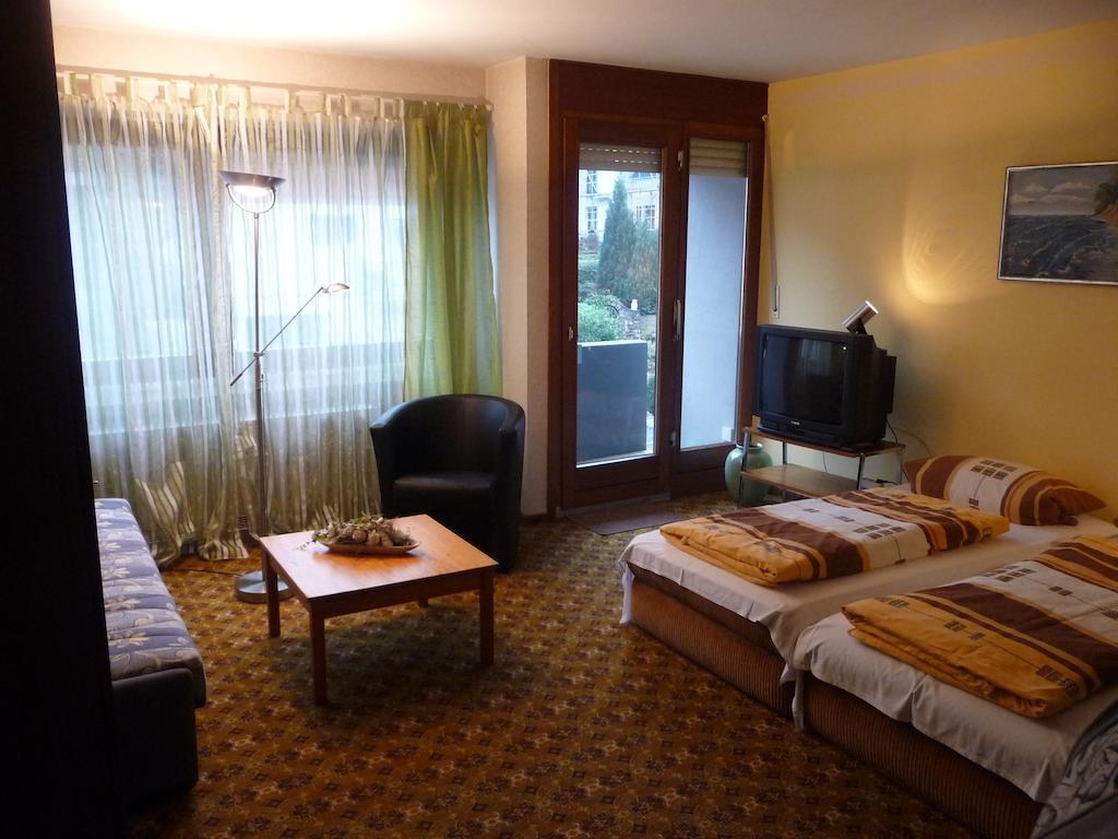 Hotel-Garni-Sonnenlay Bernkastel-Kues Zimmer foto
