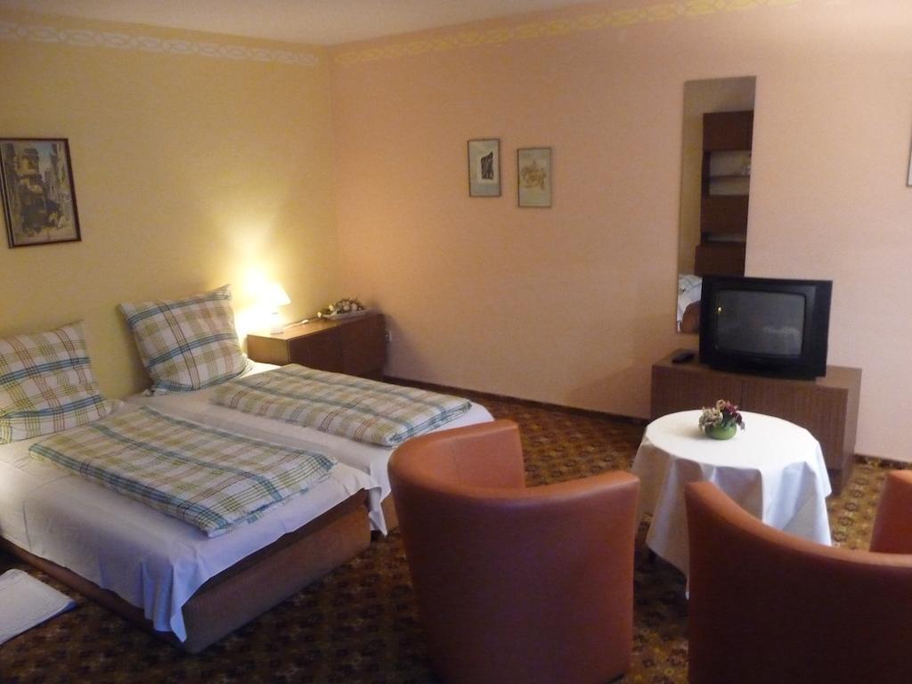 Hotel-Garni-Sonnenlay Bernkastel-Kues Zimmer foto