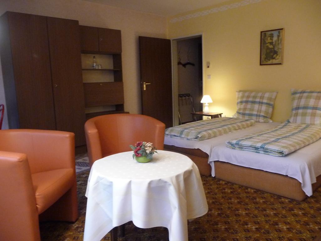 Hotel-Garni-Sonnenlay Bernkastel-Kues Zimmer foto